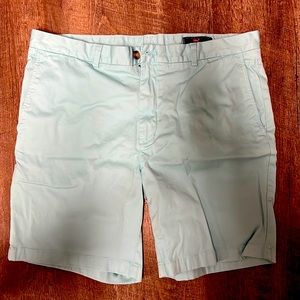 Vineyard Vines size 38 Breaker shorts